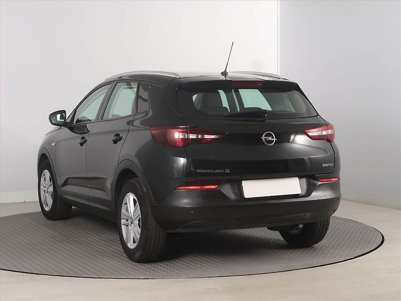 Opel Grandland X (2020) 1.2 Turbo, ČR,1.maj, Tempomat - fotka 4 z 17