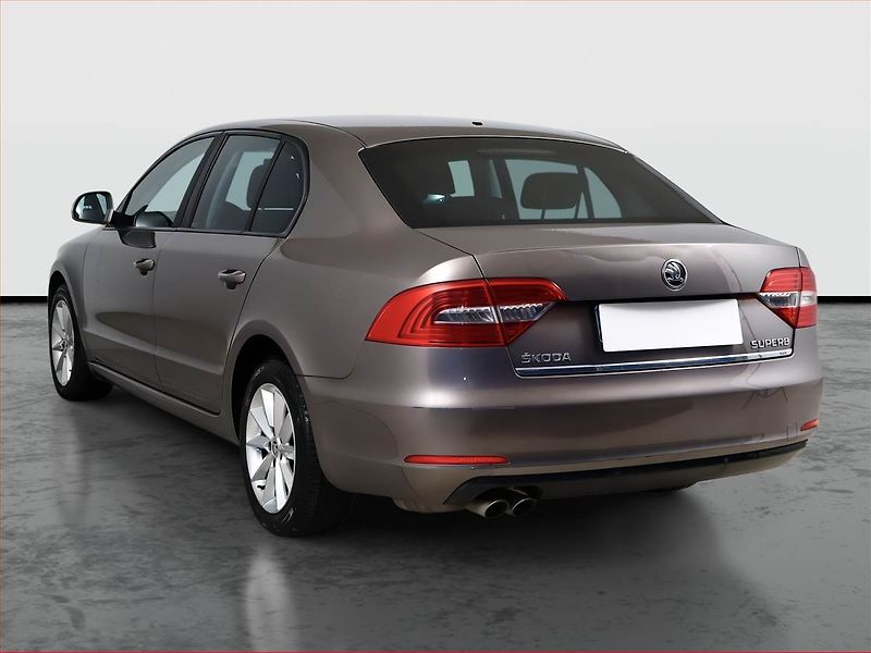 Škoda Superb (2013) Ambition 2.0 TDI, 4X4 - fotka 4 z 16
