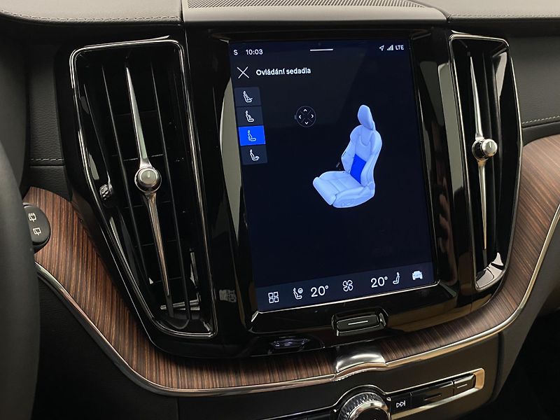 Volvo XC60 T6 AWD RECHARGE DARK ULTIMATE  - fotka 64 z 66