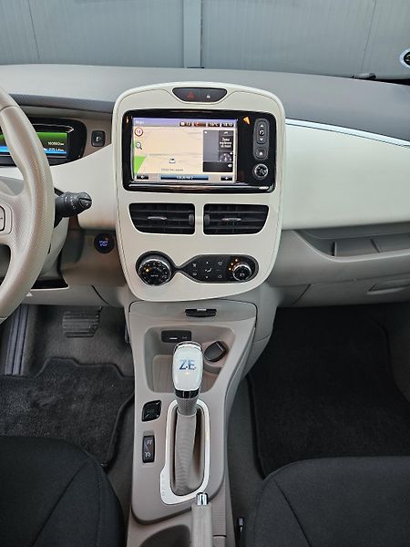 Renault ZOE NAVI,2xKOLA,SERVISKA - fotka 22 z 46