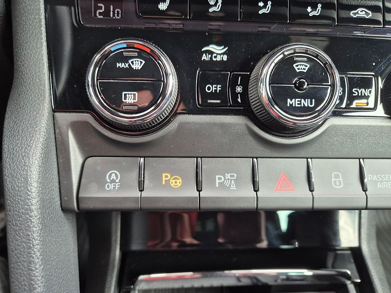 Škoda Karoq SportLine 1,5 TSI DSG, tažné, - fotka 34 z 35