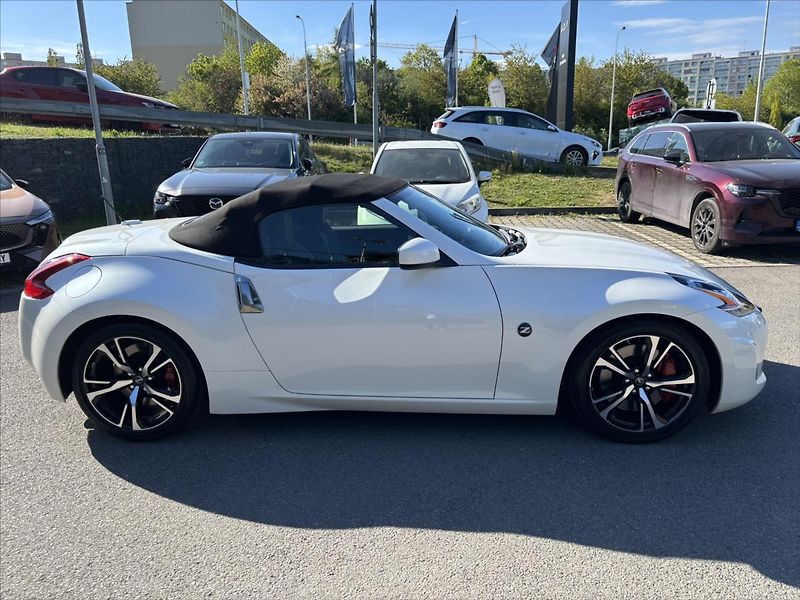 Nissan 370 Z 3,7 i Premium 1.ČR TOP STAV - fotka 14 z 49