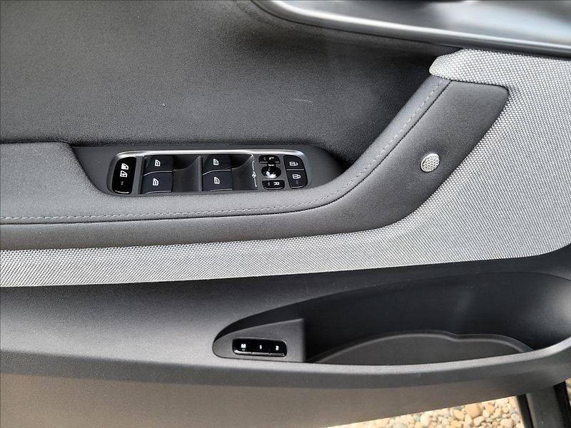 Polestar 2 0,0 zálohováno      300kw,AWD, - fotka 36 z 50