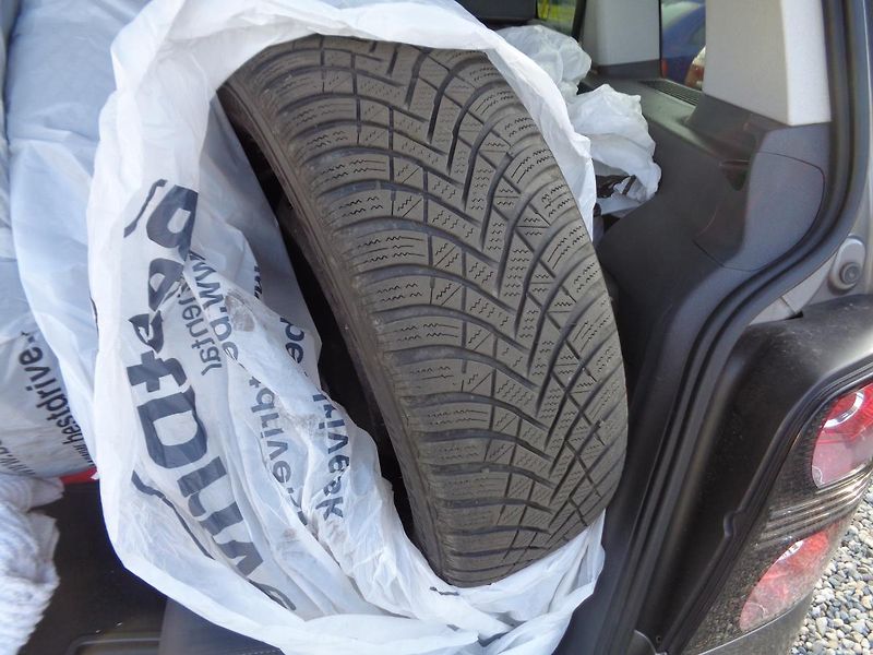 Volkswagen Touran 1,4 TSI CROS - fotka 8 z 15
