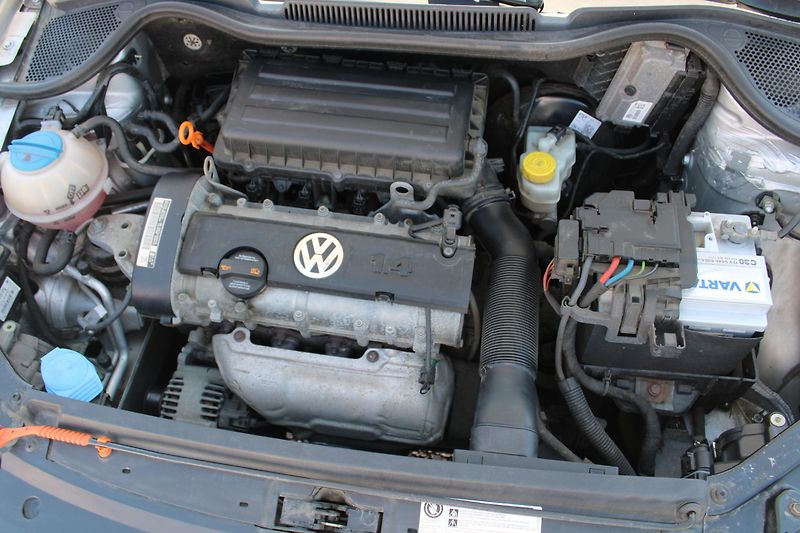 Volkswagen Polo (2009) REZERVACE - fotka 18 z 19