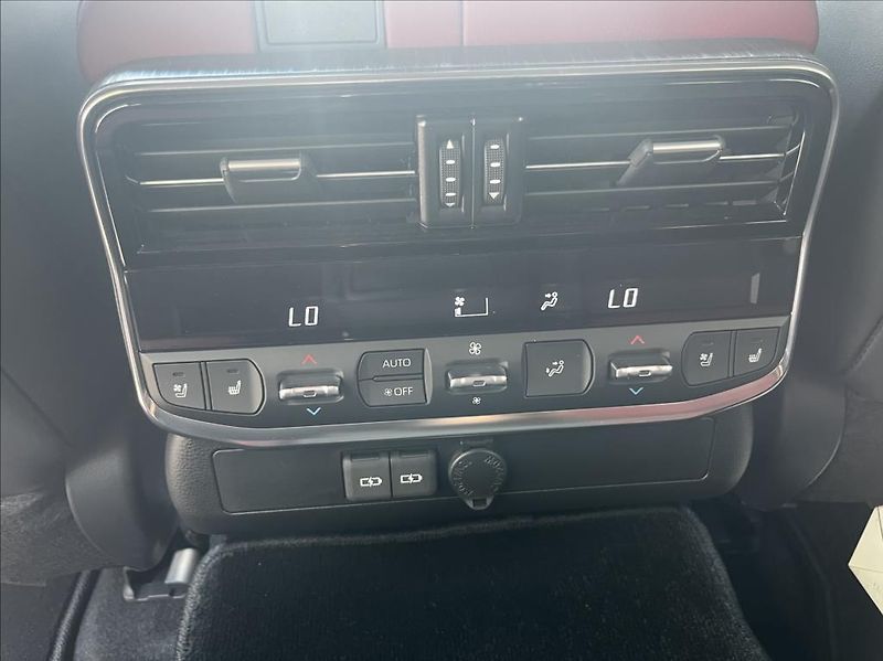 Toyota Land Cruiser 300  3,5 V6 TT 10AT GR Sport 7 - fotka 12 z 45