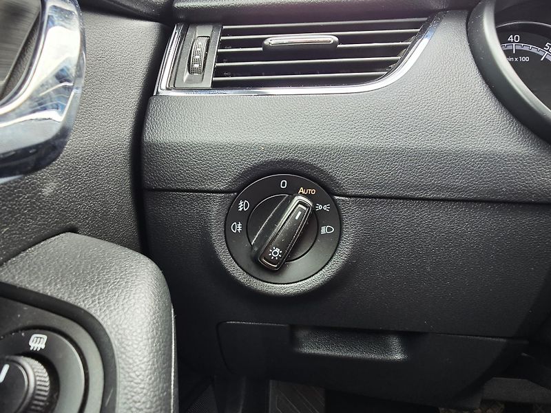 Škoda Octavia 2,0TSI 140KW DSG FULL LED NAVI - fotka 12 z 30