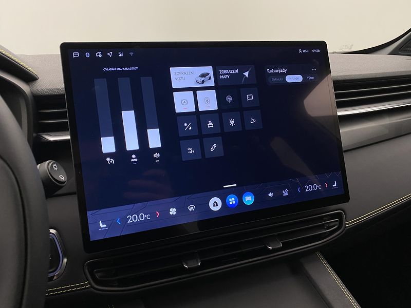 Lynk & Co 01 CORE PHEV AUT CZ 1.maj - fotka 40 z 72