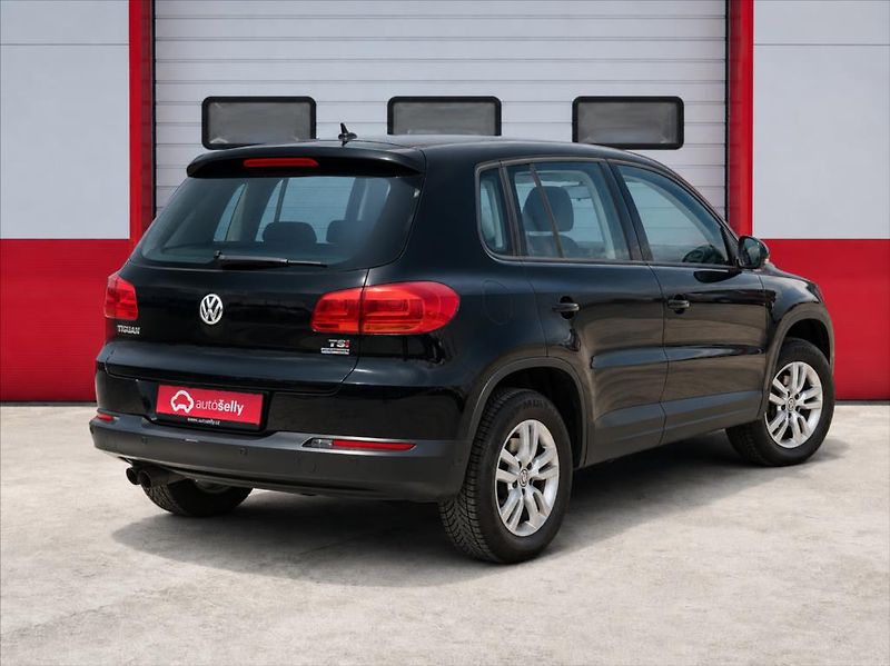 Volkswagen Tiguan 1,4 Tsi trend&Fun - fotka 6 z 10