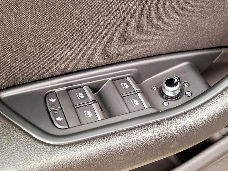 Audi A4 TDi S-tron 140kW Quattro,CZ    - fotka 50 z 53