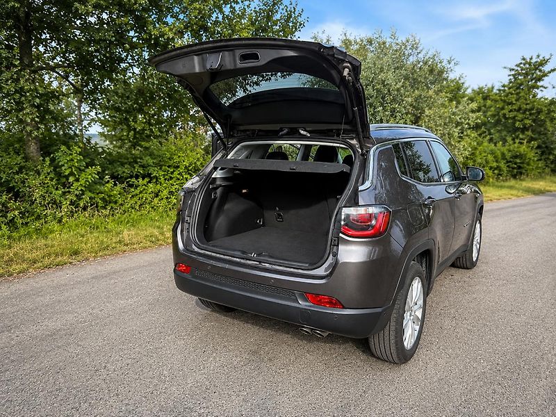Jeep Compass (2021) 1.3 Turbo 110kW aut. Limited - fotka 6 z 14