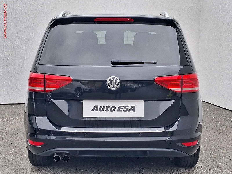 Volkswagen Touran (2016) 1.4TSi, 2.maj, DSG, LED - fotka 5 z 17