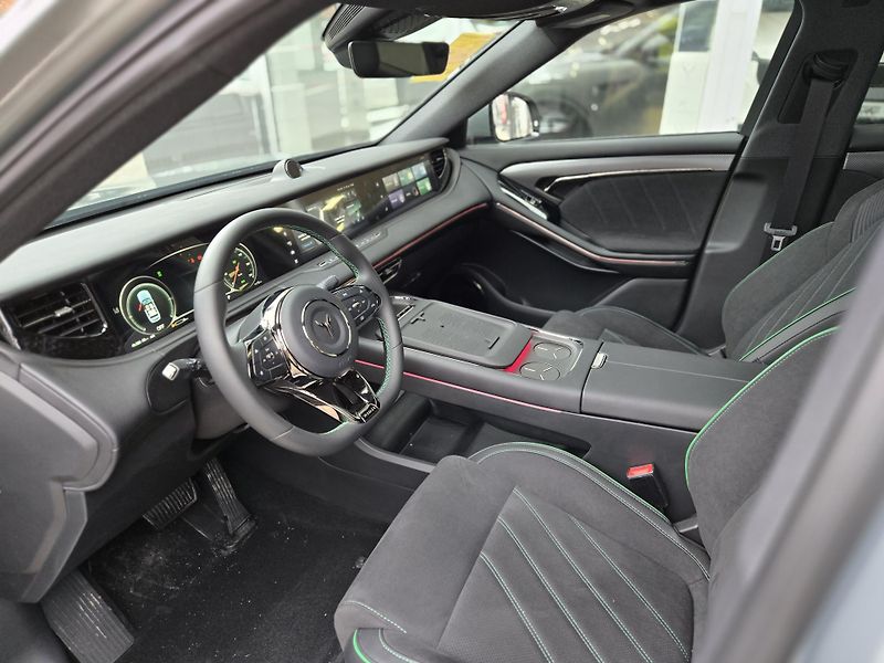 Voyah FREE 318 REV (2025) REV 318 AWD Hybrid - fotka 9 z 18