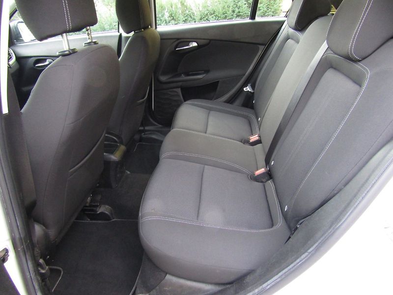 Fiat Tipo (2018) 1.4 16V 70kW - fotka 21 z 39