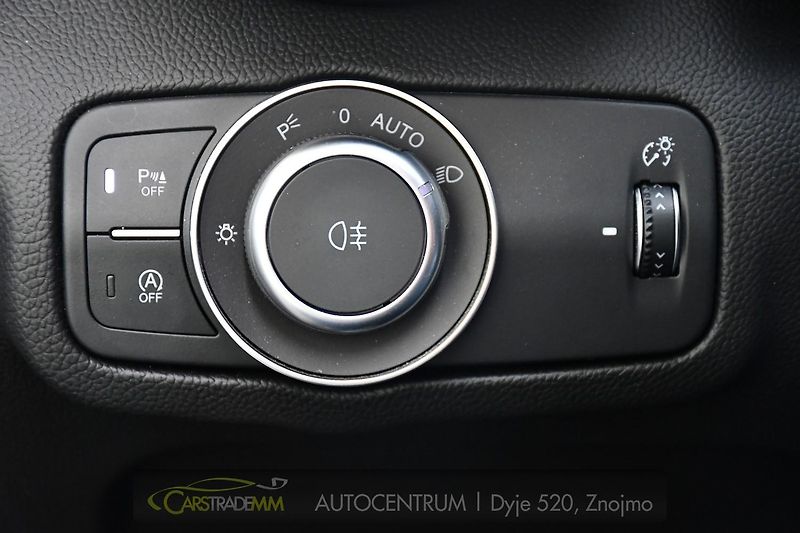 Alfa Romeo Giulia 2.0T 16V 206kW VELOCE AT8 Q4 - fotka 27 z 53