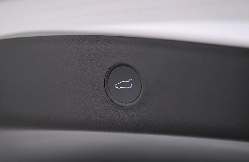 Tesla Model 3 LR AWD SoH 92% FSD - fotka 20 z 24