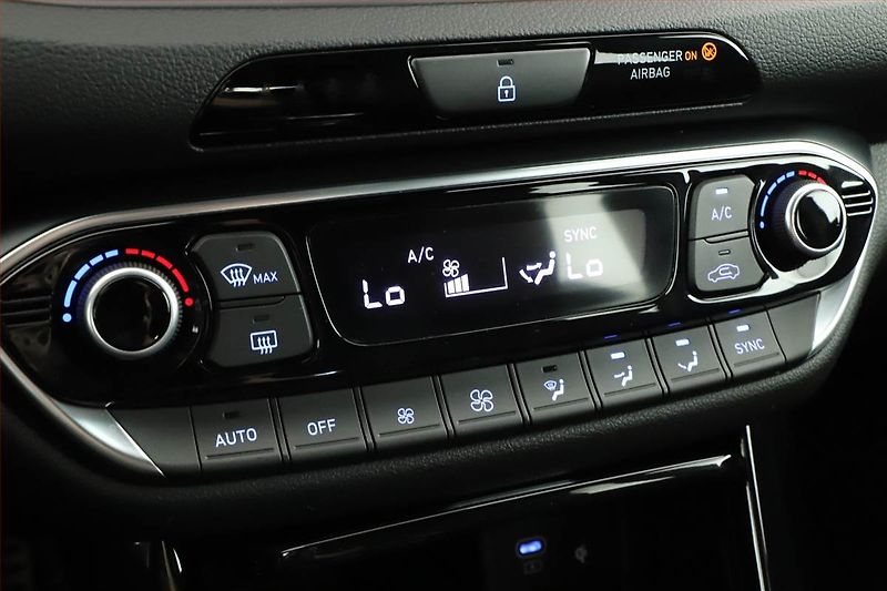 Hyundai i30 (2025) 1.0 T-GDI, N-LINE, KAMERA - fotka 11 z 16