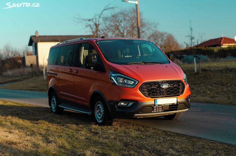 Ford Tourneo Custom (2022) - fotka 2 z 13