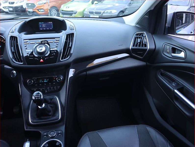 Ford Kuga (2015) 2.0 TDCi, 4X4, Kůže, Tempomat - fotka 8 z 18