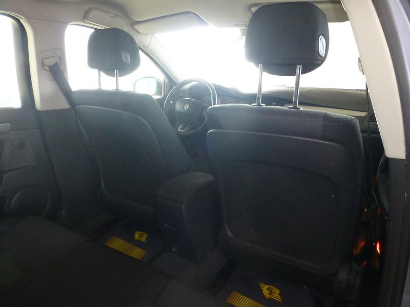 Renault Laguna (2008) 1,5DCI-81KW*PARK.S**ALU**TAŽNÉ - fotka 23 z 26