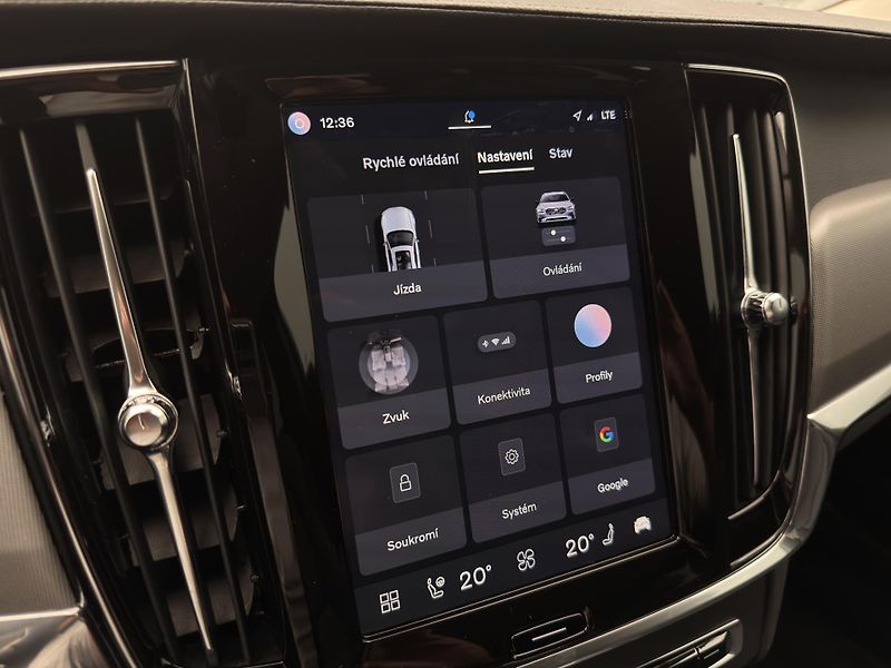 Volvo V90 B4 BRIGHT PLUS AUT - fotka 34 z 46