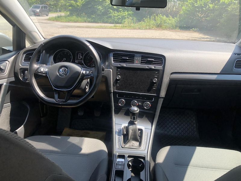 Volkswagen Golf (2018) 2018 - FACELIFT - 1.0 TSI-81KW - fotka 9 z 14