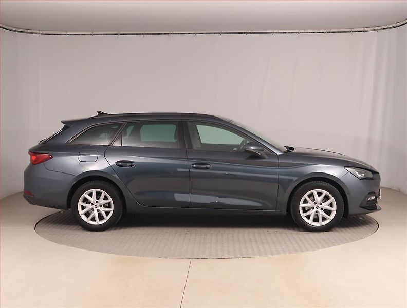 Seat Leon (2021) 1.5 TSI, Navi, Tempomat - fotka 6 z 23