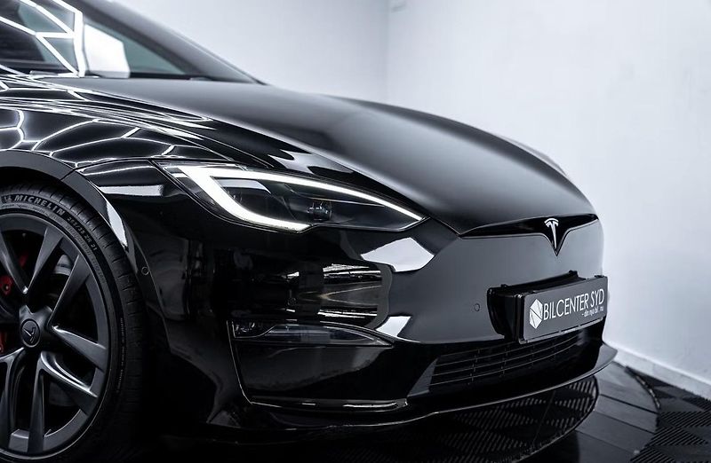 Tesla Model S Plaid AWD Tažné Yoke Panorama - fotka 6 z 25