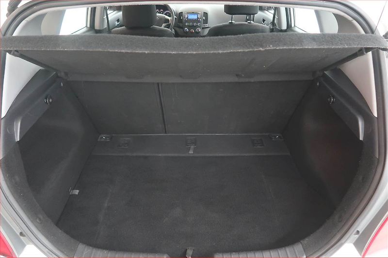 Hyundai i30 (2009) 1.4 CVVT, po STK, jezdí dobře - fotka 13 z 15