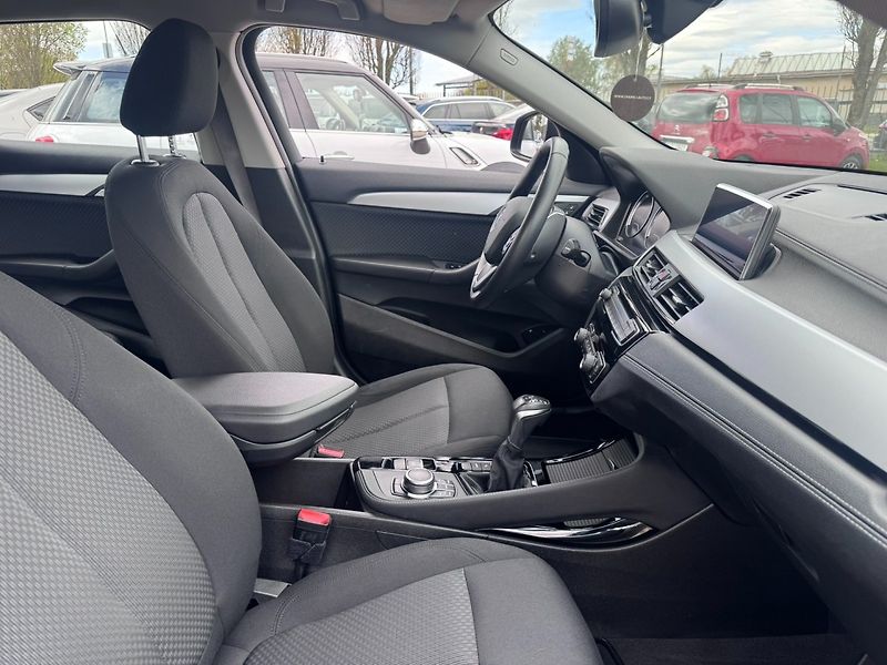 BMW X2 (2022) 4X4 25E 1,5i 162KW ZÁRUKA DPH - fotka 42 z 50