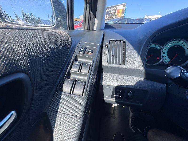 Toyota Corolla Verso (2005) AUTOMAT 1,8i VVT-i 95 KW ČR - fotka 19 z 36