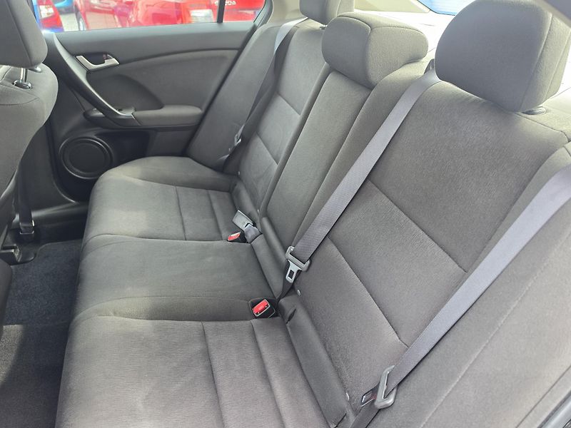 Honda Accord 2.2D - fotka 20 z 21
