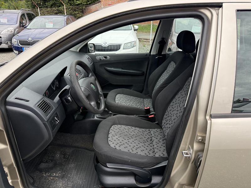Škoda Fabia 1.2 12V KLIMA - fotka 8 z 13