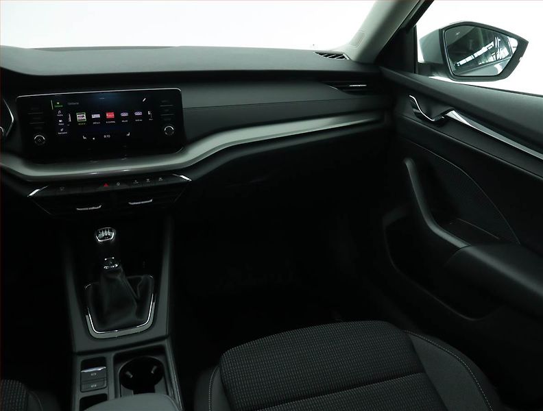 Škoda Octavia (2022) Ambition 2.0 TDI, ČR,1.maj - fotka 8 z 15