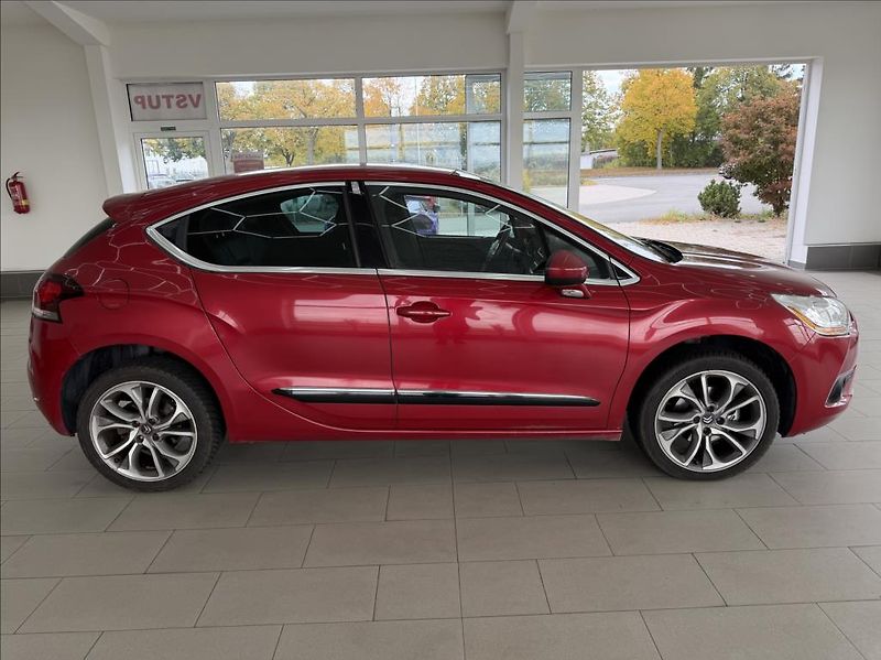 Citroën DS4 1,6 HDI, Manuál, 82kw - fotka 6 z 26