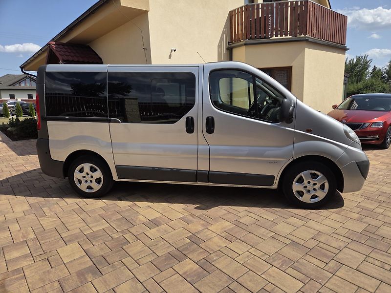 Opel Vivaro (2011) 2.0CDTI 84Kw  9-Míst - fotka 5 z 40