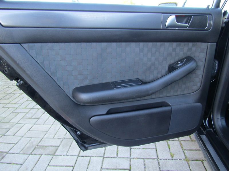 Audi A6 (2003) 1.9 TDI 96kW 2 SADY PNEU - fotka 20 z 33