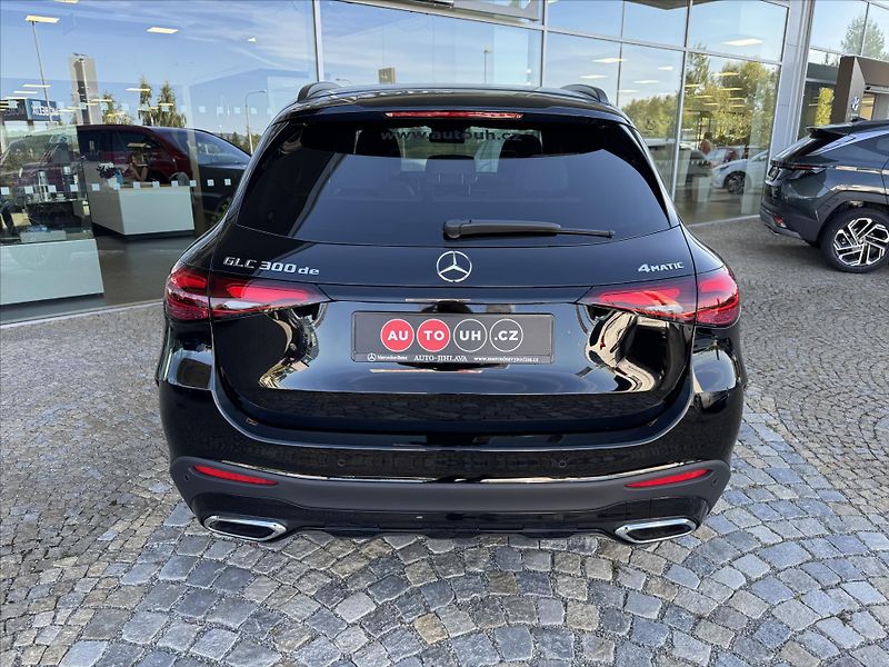 Mercedes-Benz GLC 300de 4M*AMG*NIGHT - fotka 24 z 34