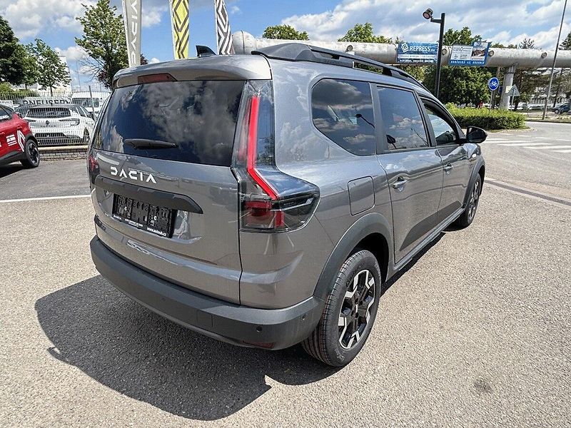 Dacia Jogger (2026) Journey TCe 110 5 míst - fotka 5 z 13
