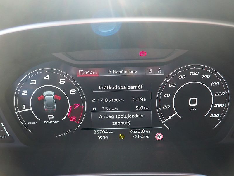 Audi RS Q3 (2020) 2.5 TFSI 294 kW, S-Tronic, CZ - fotka 27 z 38