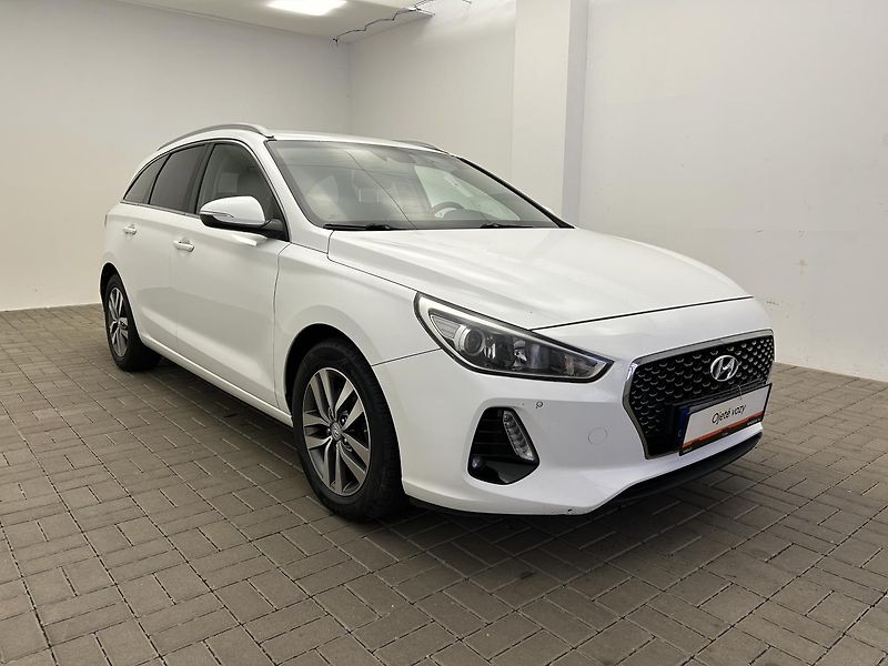 Hyundai i30 1.6 CRDI style - fotka 24 z 25