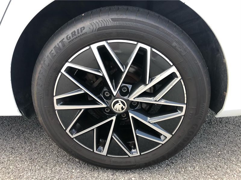 Škoda Octavia COMBI 2.0 TDi STYLE - fotka 14 z 30