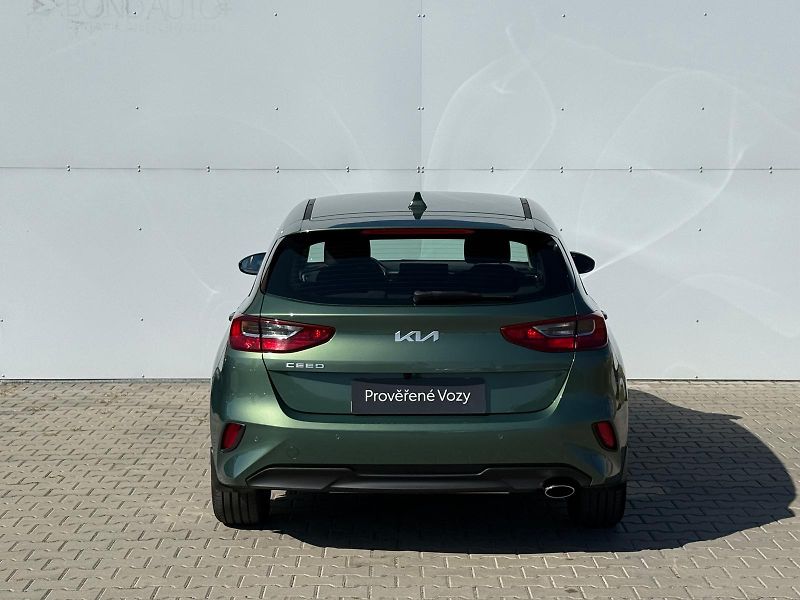 Kia Ceed 1,5 T-GDi Spin - fotka 9 z 27