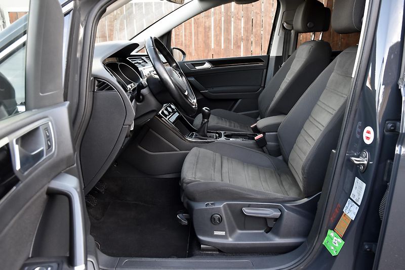 Volkswagen Touran 1.6 TDi 6st COMFORTLINE,7 MÍST - fotka 8 z 50