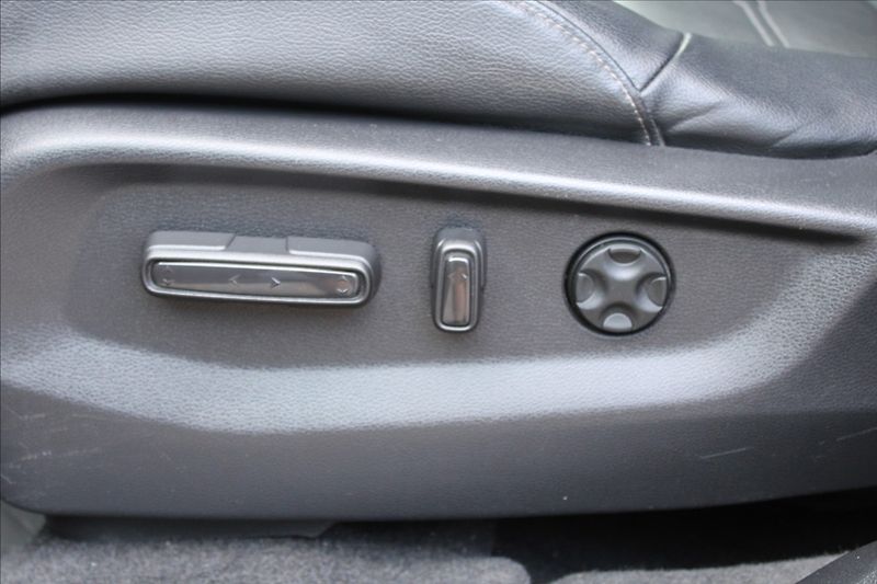 Honda CR-V 2,0 i  DPH,A/T,4x4,EXECUTIVE - fotka 29 z 47
