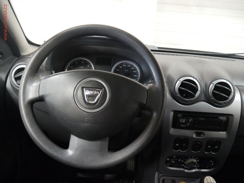 Dacia Duster (2011) 1.6i, ČR, AC - fotka 13 z 17