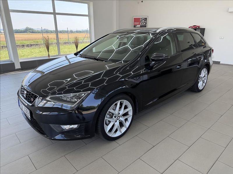 Seat Leon 2,0 TDi, FR-Line, DSG, Navi - fotka 1 z 34
