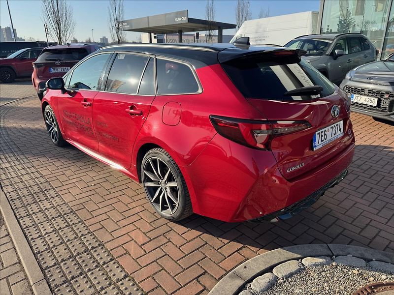 Toyota Corolla 1,8 GR Sport Dynamic - fotka 8 z 12
