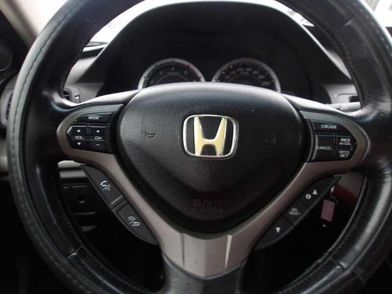 Honda Accord 2,2 i -DTEC 110kW Výbava !! - fotka 13 z 33