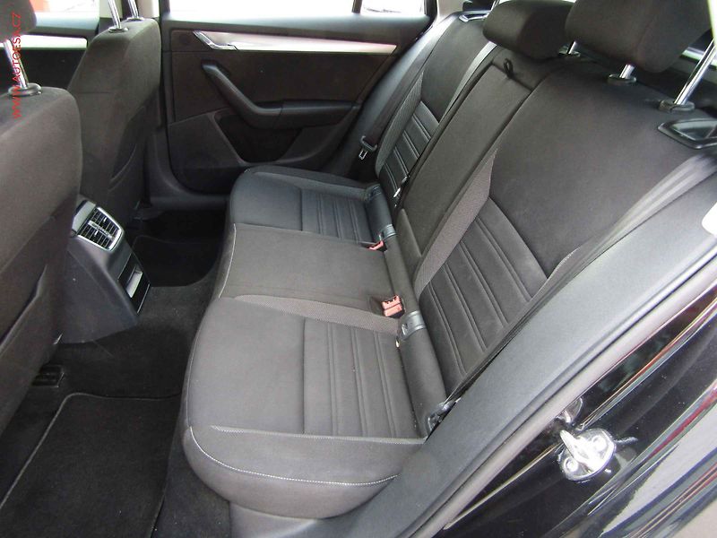 Škoda Octavia (2017) 1.6 TDi, Ambiente, DSG, panor - fotka 10 z 21